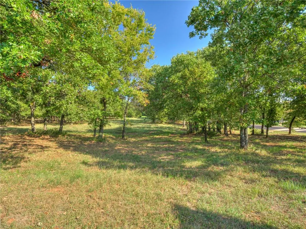 Photo 10 — 3801 Stonehurst, Edmond, OK 73049