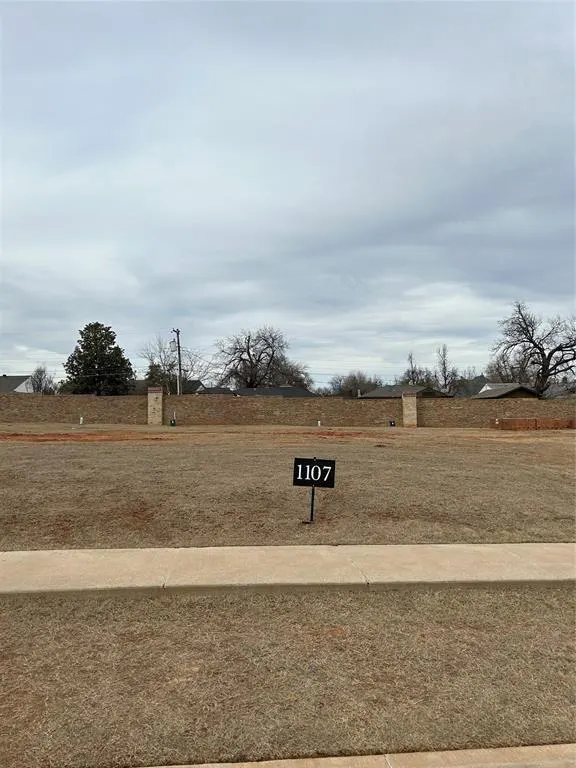 Front exterior — 1107 Cumberland Court, Nichols Hills, OK 73116