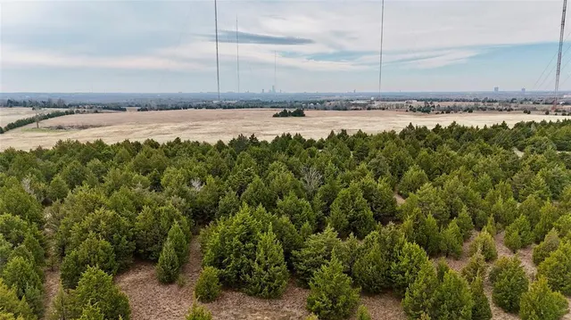Photo 8 — 1601 NE 101st Street, Oklahoma City, OK 73131