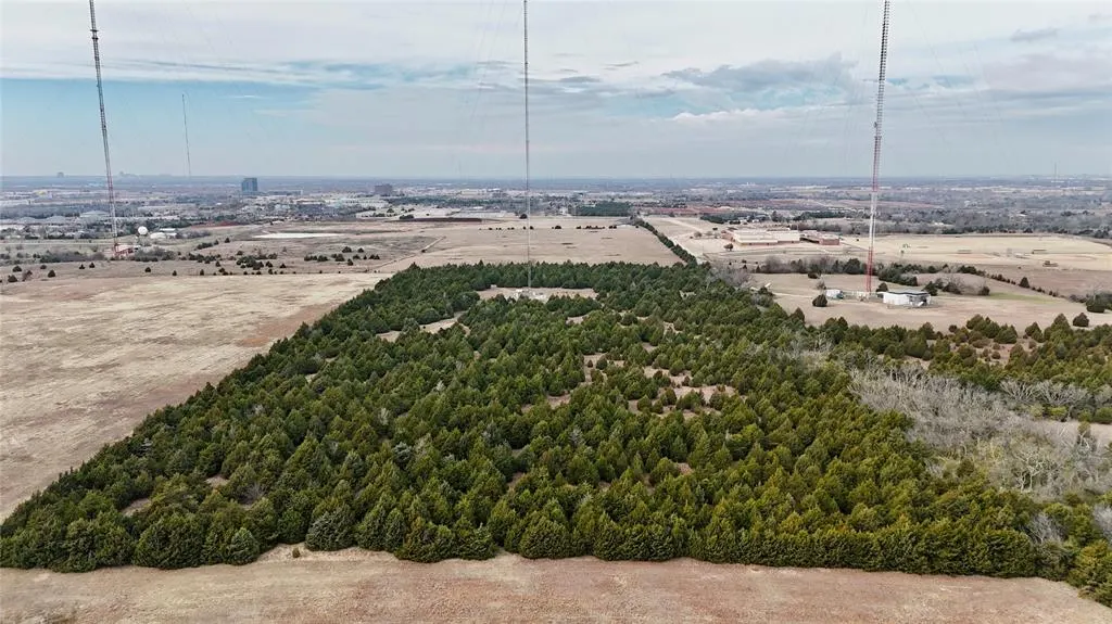 Photo 9 — 1601 NE 101st Street, Oklahoma City, OK 73131