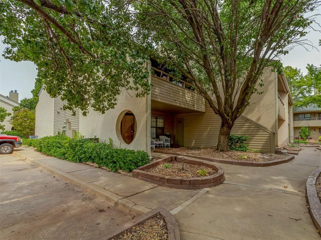 Front exterior — 11140 Stratford Drive 612, Oklahoma City, OK 73120