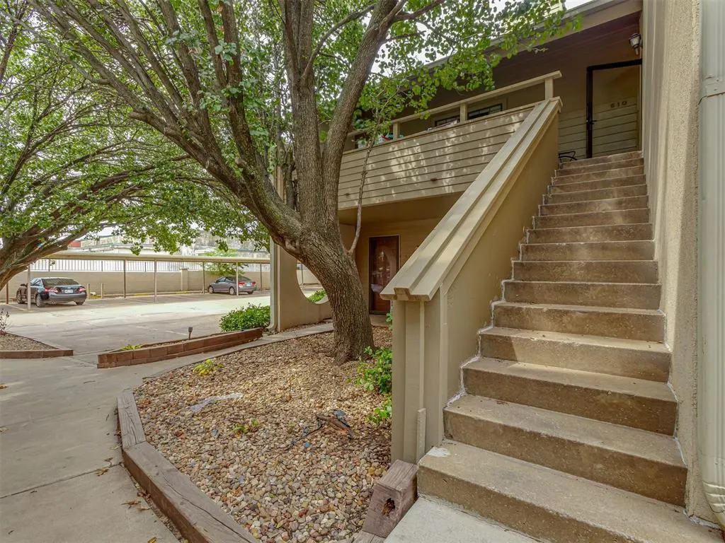 Photo 2 — 11140 Stratford Drive 612, Oklahoma City, OK 73120