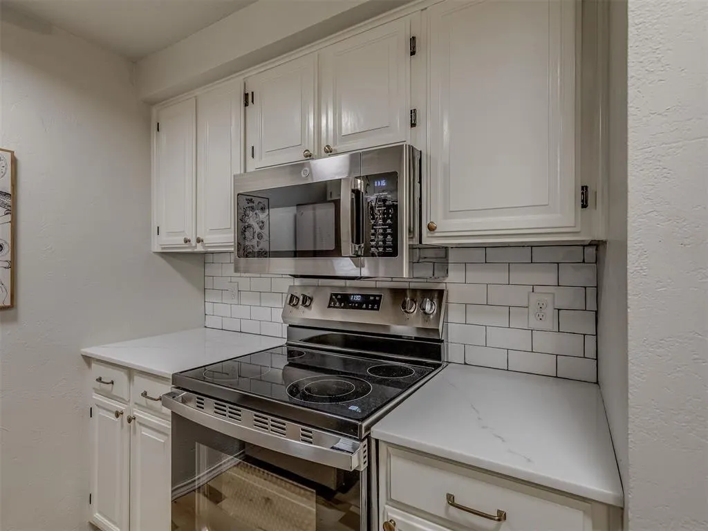 Photo 11 — 11140 Stratford Drive 612, Oklahoma City, OK 73120