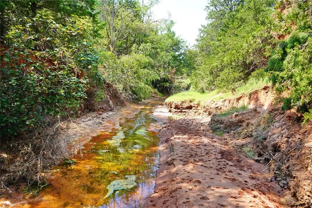 Photo 7 — N 2360 Road, Thomas, OK 73669