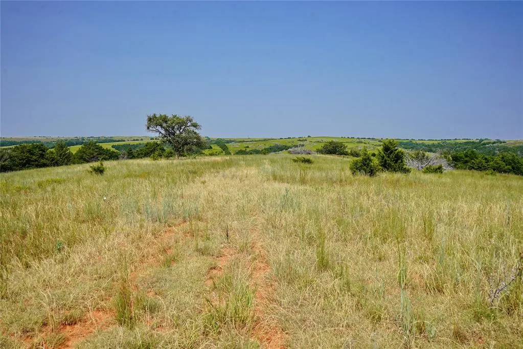 Photo 13 — N 2360 Road, Thomas, OK 73669
