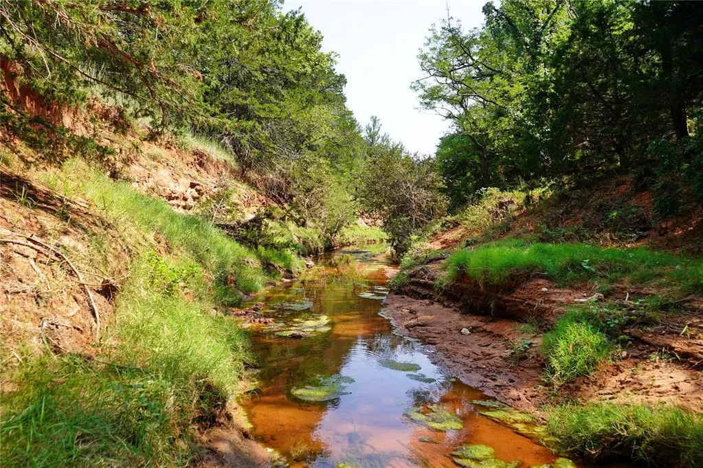 Photo 14 — N 2360 Road, Thomas, OK 73669