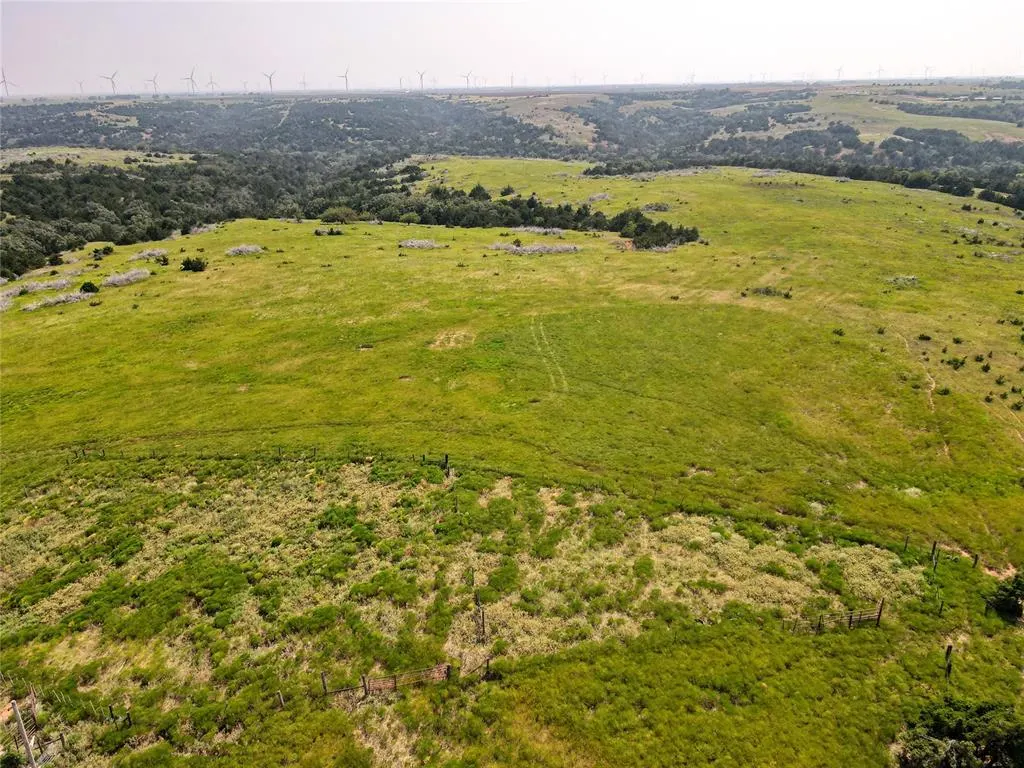 Photo 26 — N 2360 Road, Thomas, OK 73669