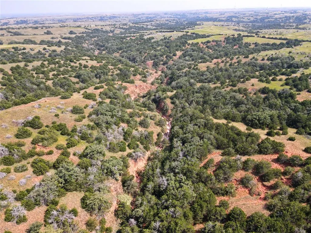 Photo 28 — N 2360 Road, Thomas, OK 73669
