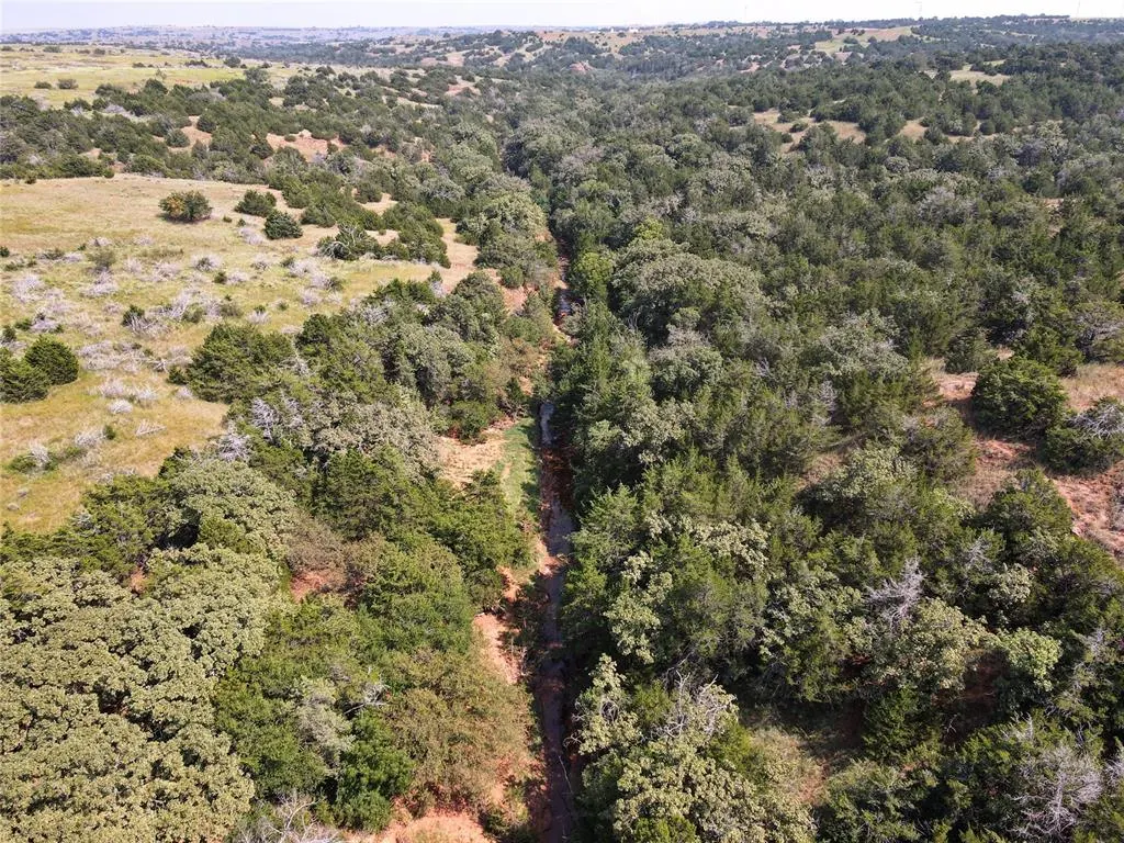Photo 35 — N 2360 Road, Thomas, OK 73669