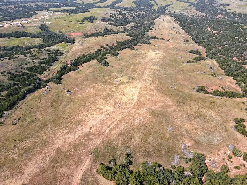 Photo 38 — N 2360 Road, Thomas, OK 73669