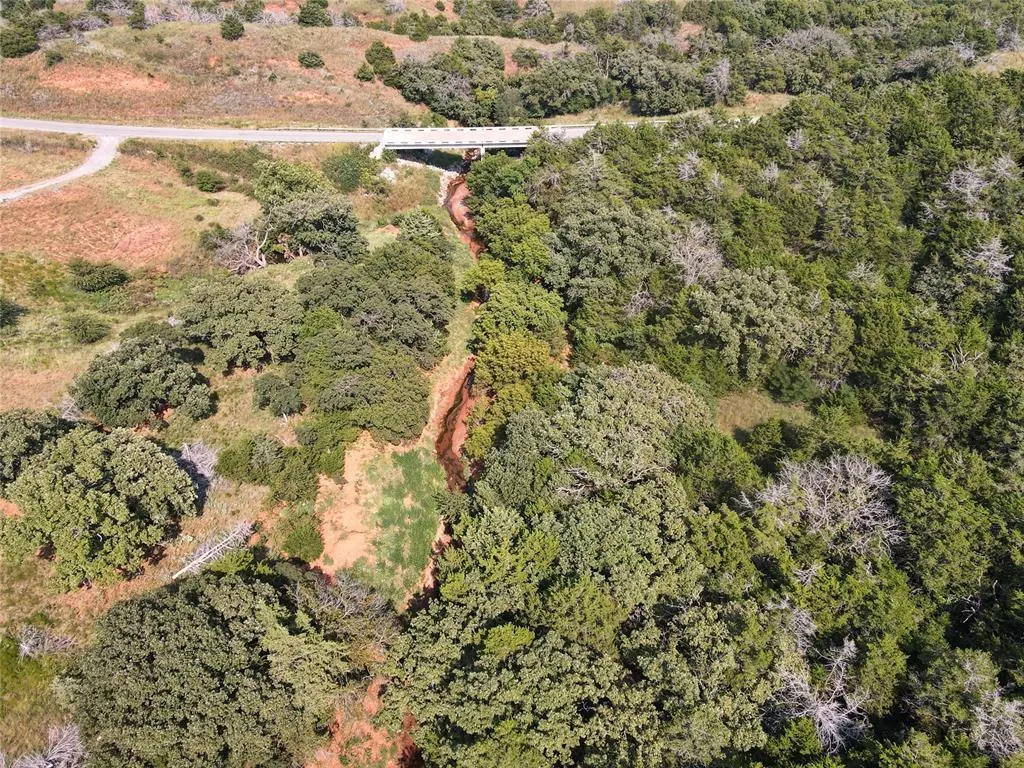 Photo 40 — N 2360 Road, Thomas, OK 73669