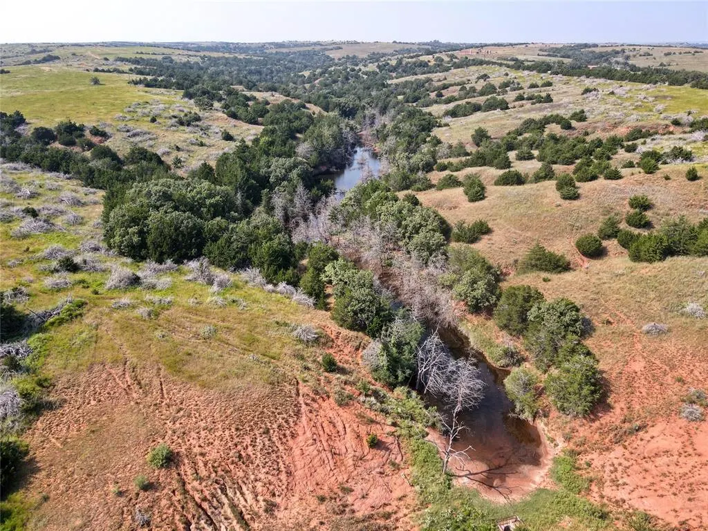 Photo 41 — N 2360 Road, Thomas, OK 73669