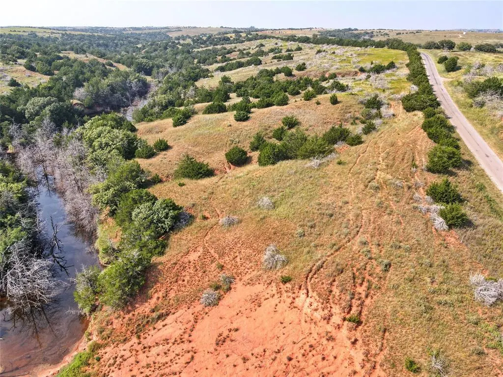 Photo 42 — N 2360 Road, Thomas, OK 73669