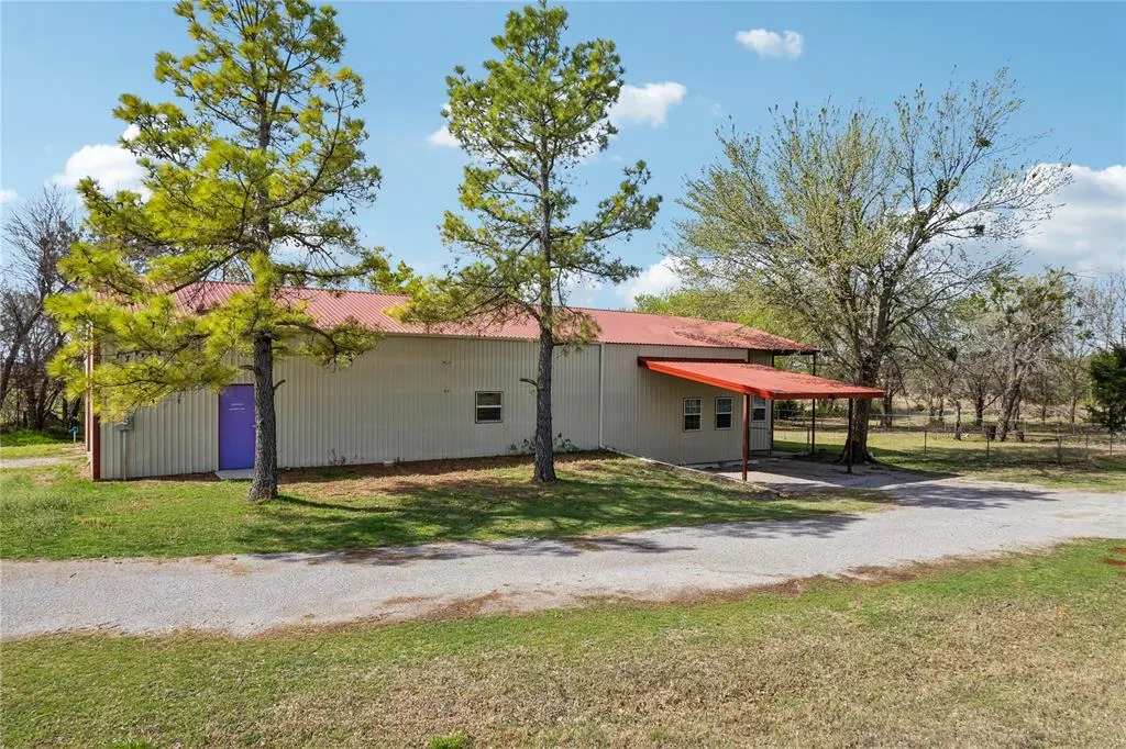 Photo 2 — 7201 Country Lane, Mustang, OK 73064