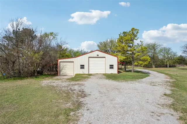 Photo 4 — 7201 Country Lane, Mustang, OK 73064