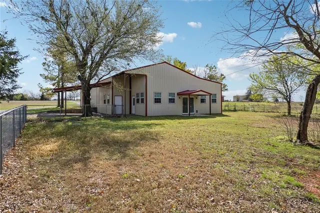 Photo 5 — 7201 Country Lane, Mustang, OK 73064