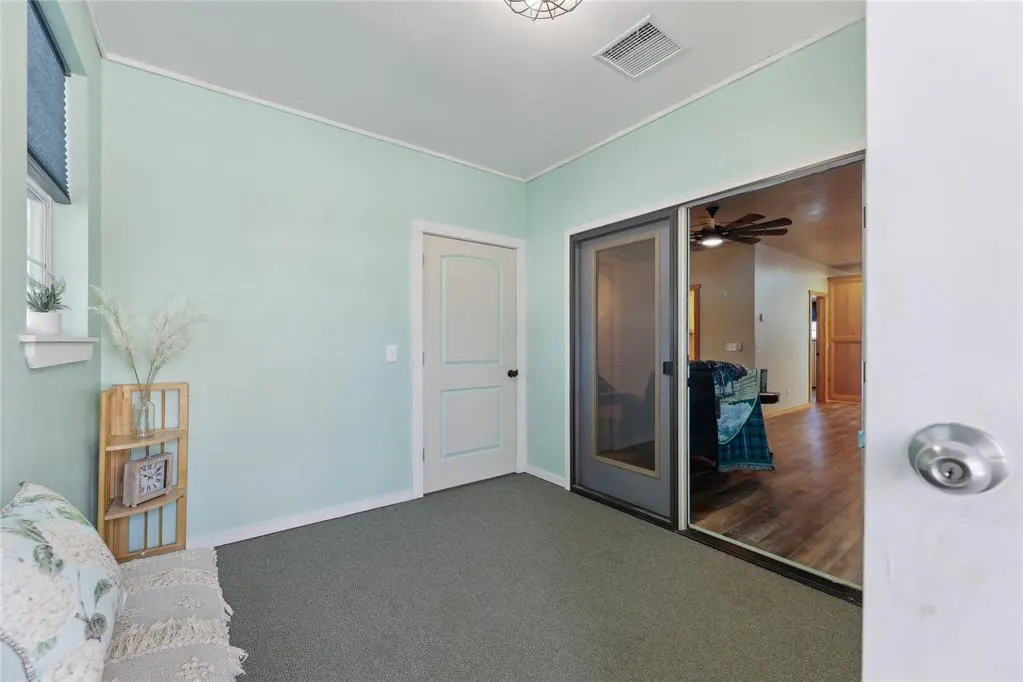 Photo 9 — 7201 Country Lane, Mustang, OK 73064