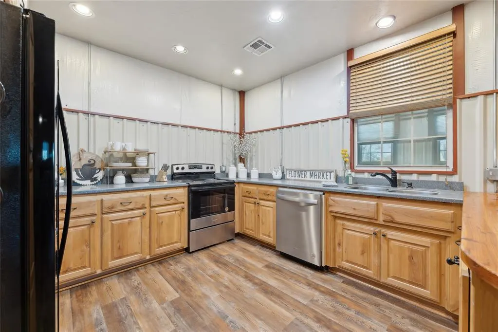 Photo 18 — 7201 Country Lane, Mustang, OK 73064