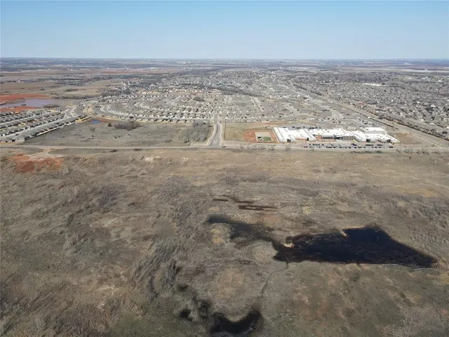 Photo 2 — 9003 N Mustang Road, Yukon, OK 73099