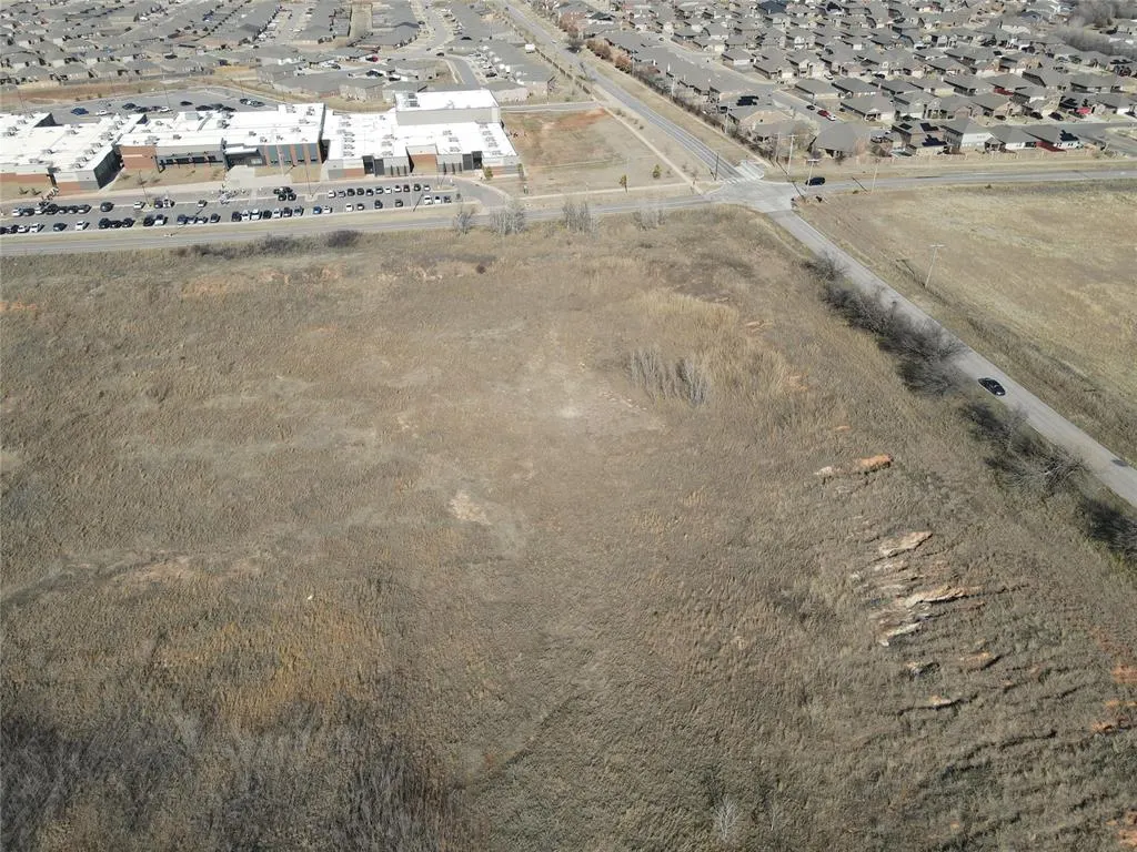 Photo 3 — 9003 N Mustang Road, Yukon, OK 73099