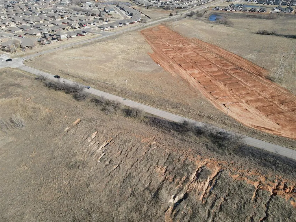 Photo 6 — 9003 N Mustang Road, Yukon, OK 73099