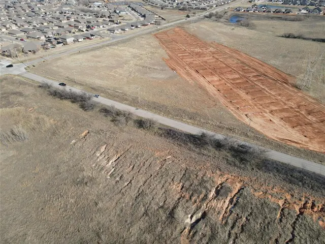Photo 6 — 9003 N Mustang Road, Yukon, OK 73099