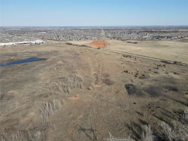 Photo 7 — 9003 N Mustang Road, Yukon, OK 73099