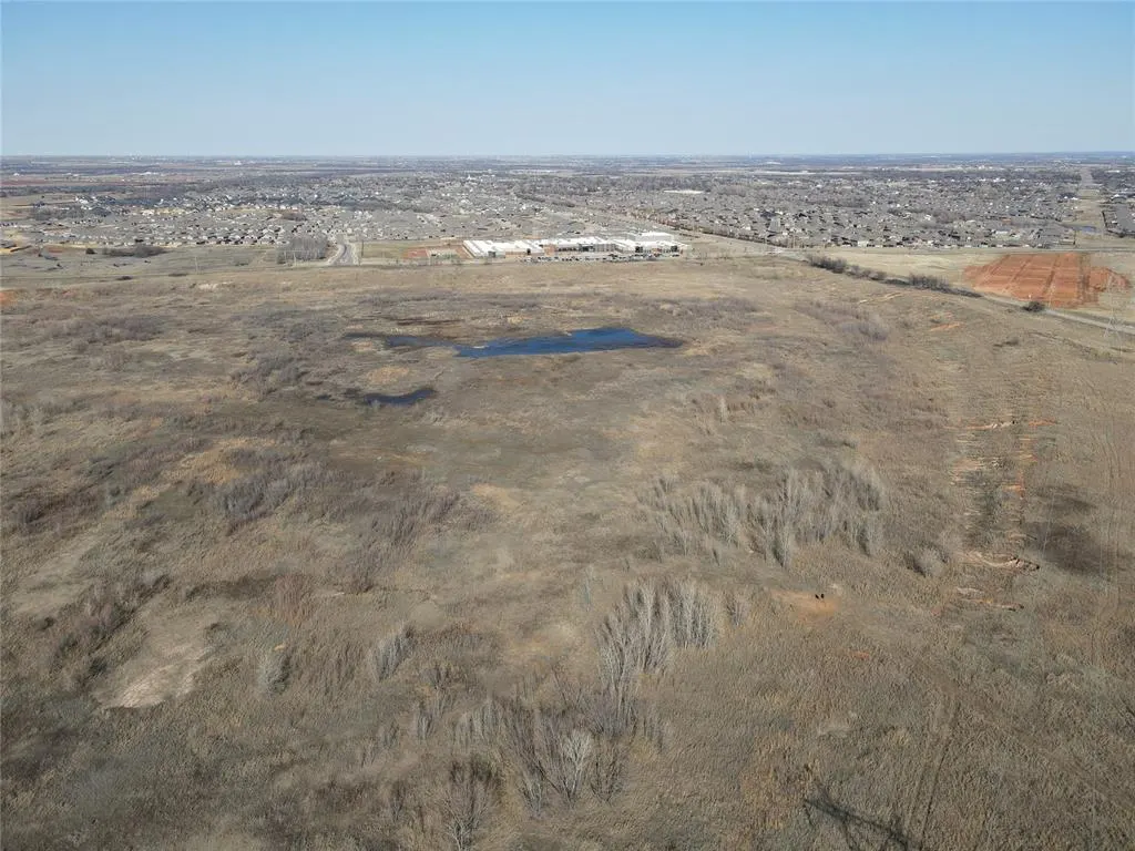 Photo 8 — 9003 N Mustang Road, Yukon, OK 73099