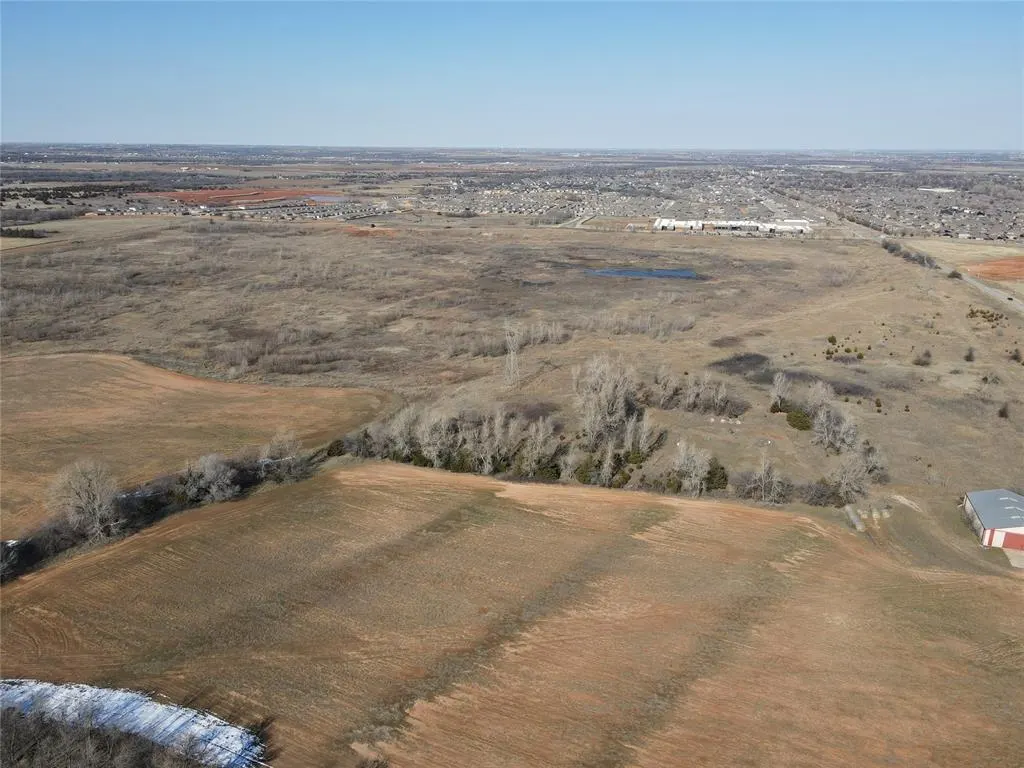 Photo 13 — 9003 N Mustang Road, Yukon, OK 73099