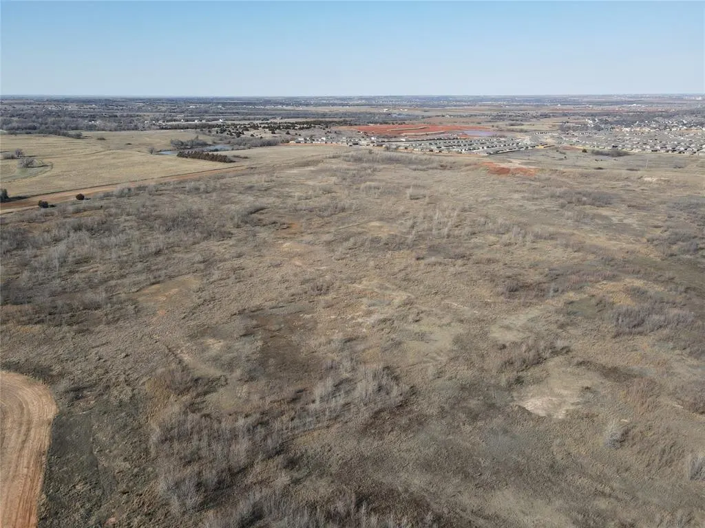 Photo 16 — 9003 N Mustang Road, Yukon, OK 73099
