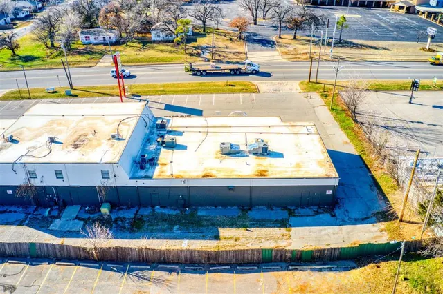 Photo 7 — 2000 N Macarthur Boulevard, Oklahoma City, OK 73127
