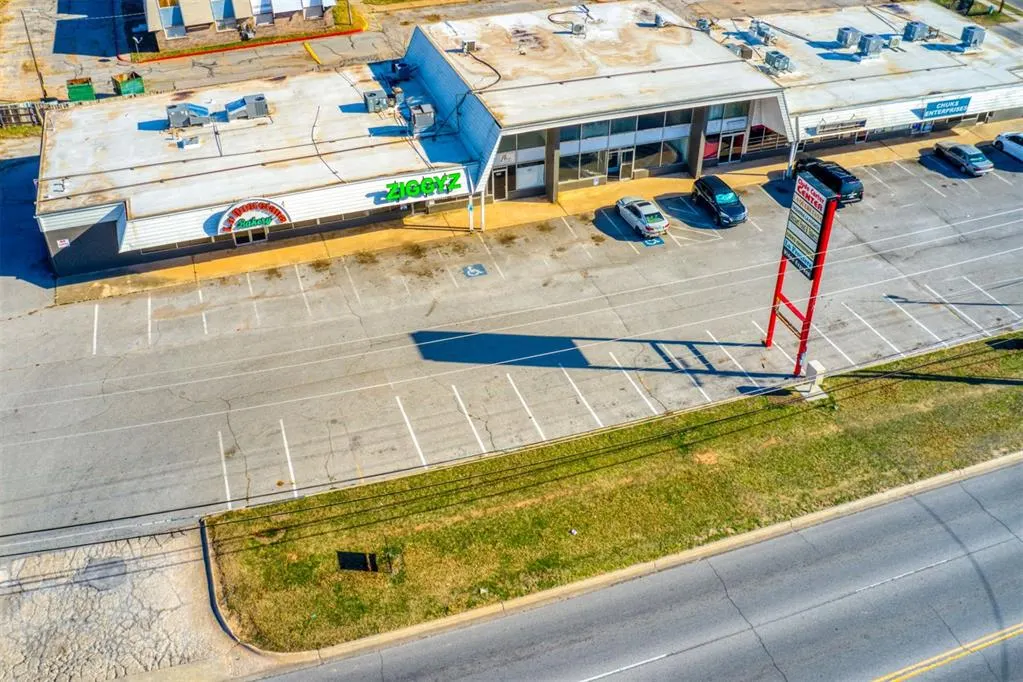 Photo 11 — 2000 N Macarthur Boulevard, Oklahoma City, OK 73127