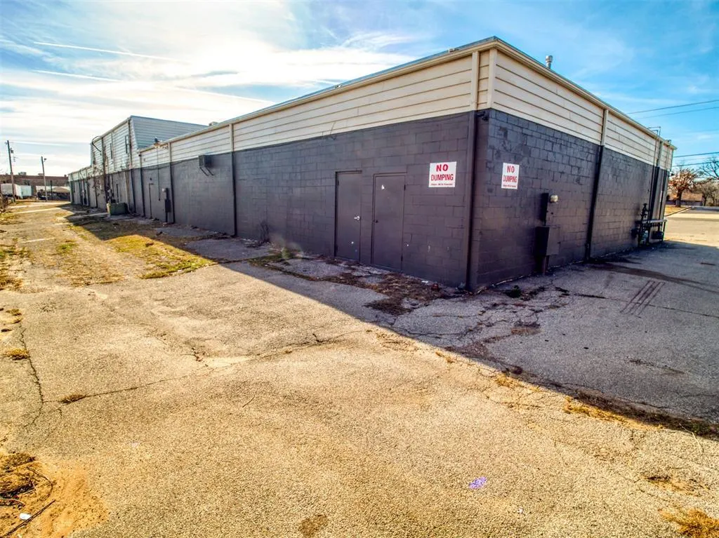 Photo 18 — 2000 N Macarthur Boulevard, Oklahoma City, OK 73127