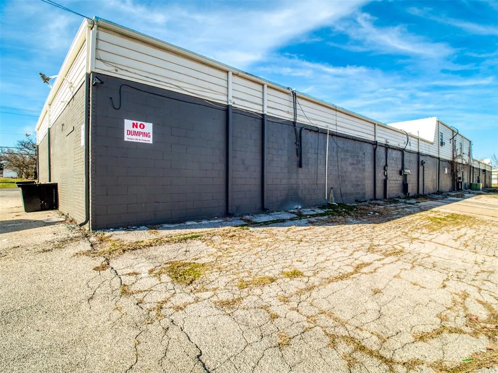 Photo 19 — 2000 N Macarthur Boulevard, Oklahoma City, OK 73127