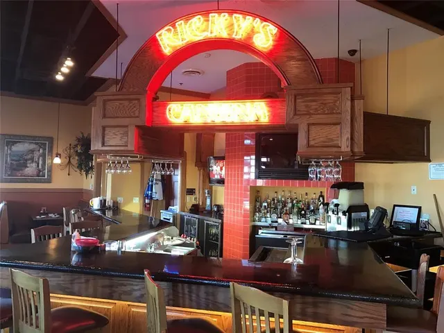 Photo 4 — 2160 S I 35 Service Road, Moore, OK 73160