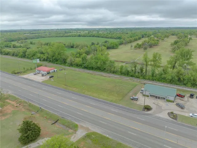 Photo 2 — 13410 NE 23rd Street, Choctaw, OK 73020