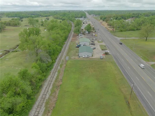 Photo 4 — 13410 NE 23rd Street, Choctaw, OK 73020