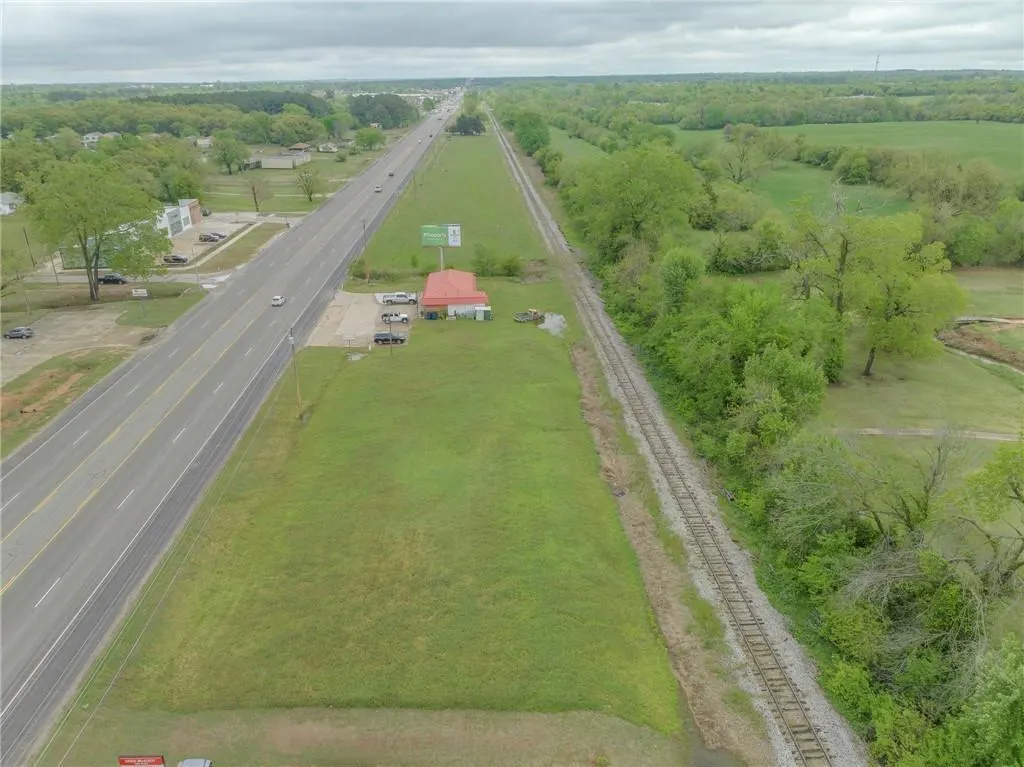 Photo 5 — 13410 NE 23rd Street, Choctaw, OK 73020