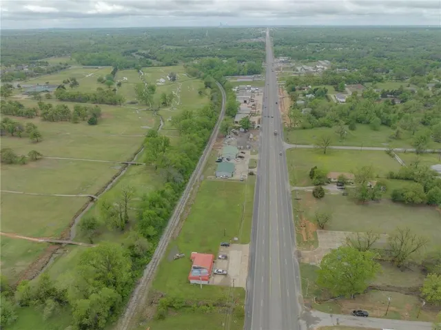 Photo 7 — 13410 NE 23rd Street, Choctaw, OK 73020