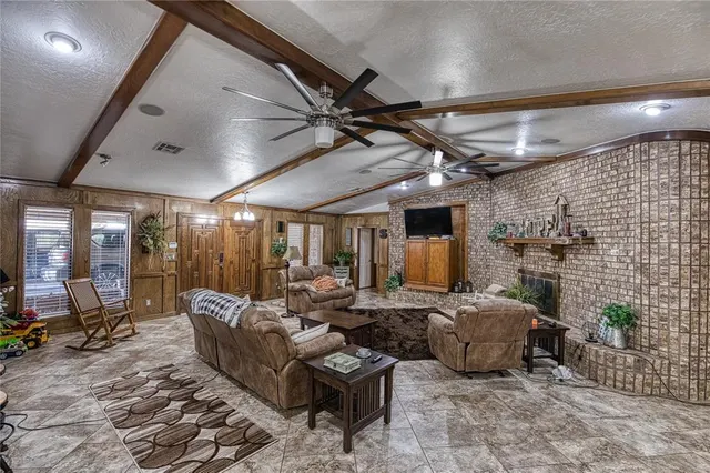 Photo 2 — 909 N Randall Avenue, Elk City, OK 73644
