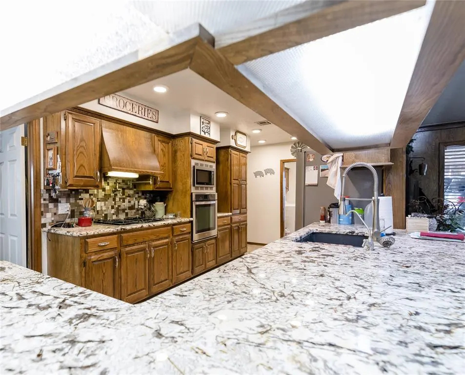 Photo 5 — 909 N Randall Avenue, Elk City, OK 73644