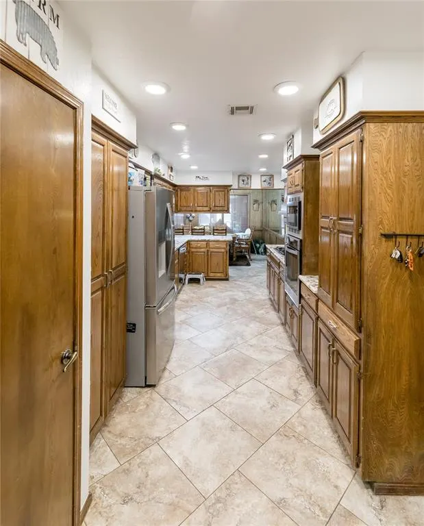 Photo 6 — 909 N Randall Avenue, Elk City, OK 73644