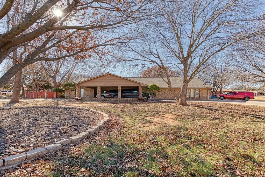 Photo 21 — 909 N Randall Avenue, Elk City, OK 73644