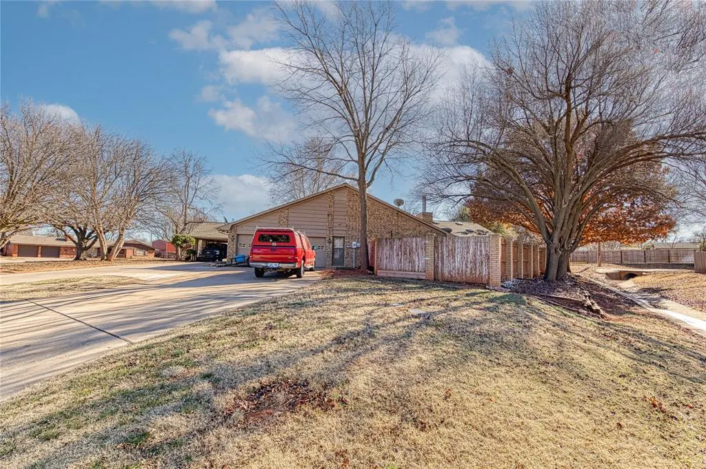 Photo 23 — 909 N Randall Avenue, Elk City, OK 73644