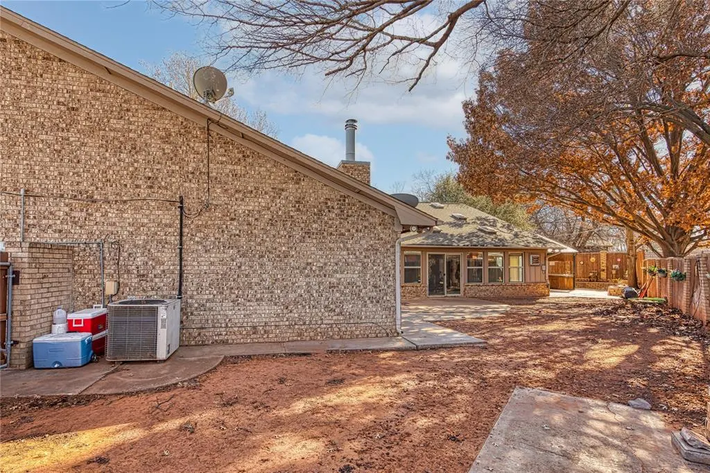 Photo 26 — 909 N Randall Avenue, Elk City, OK 73644