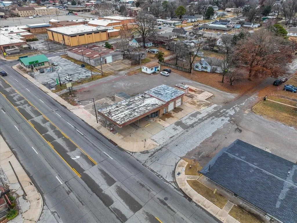 Photo 2 — 330 S Green Avenue, Purcell, OK 73080