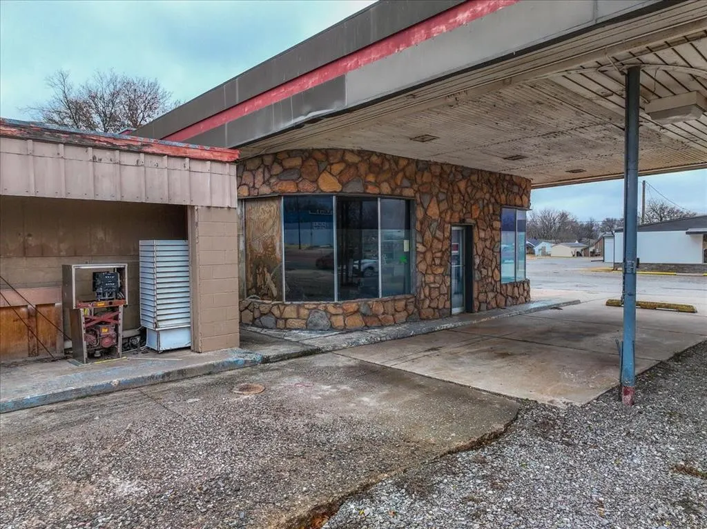 Photo 4 — 330 S Green Avenue, Purcell, OK 73080