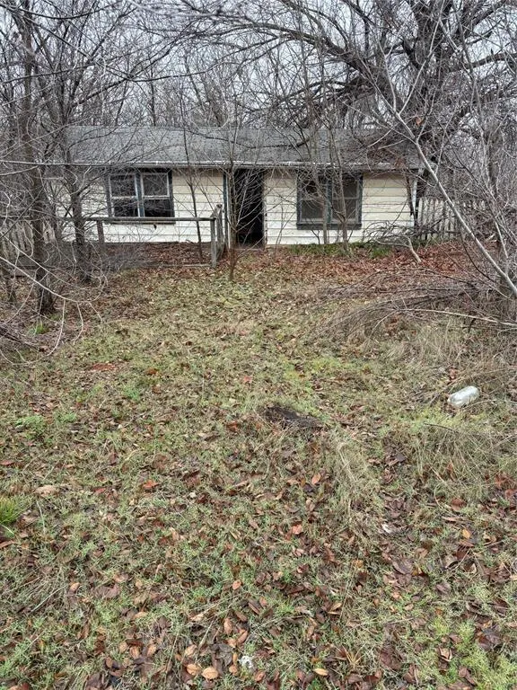 Photo 2 — 21290 E Eighth Street, Hinton, OK 73047