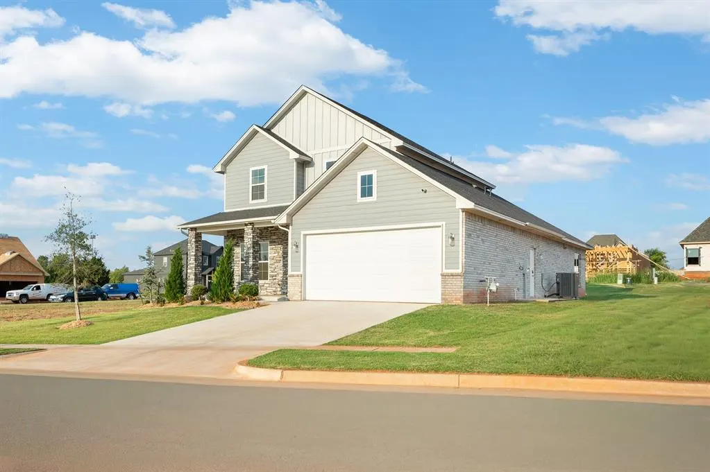 Photo 2 — 15505 Echo Park Drive, Edmond, OK 73013