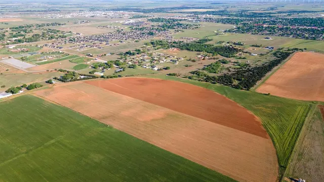 Photo 5 — 10029 N Lark Road, Weatherford, OK 73096